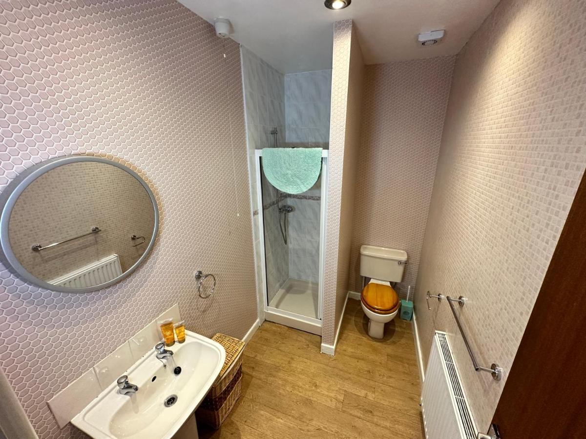 Spacious One Bedroom Apartment In Central Location Lytham St Annes Exterior foto