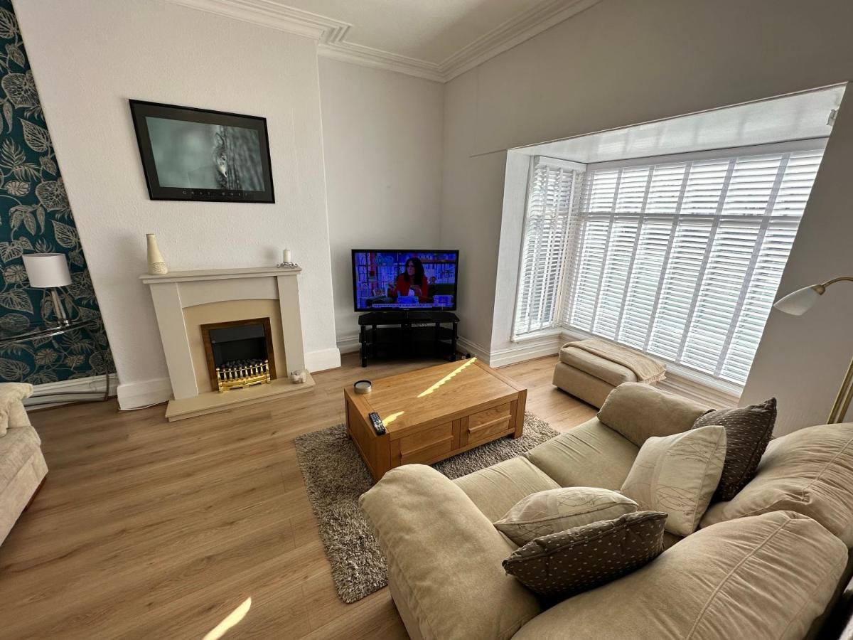 Spacious One Bedroom Apartment In Central Location Lytham St Annes Exterior foto